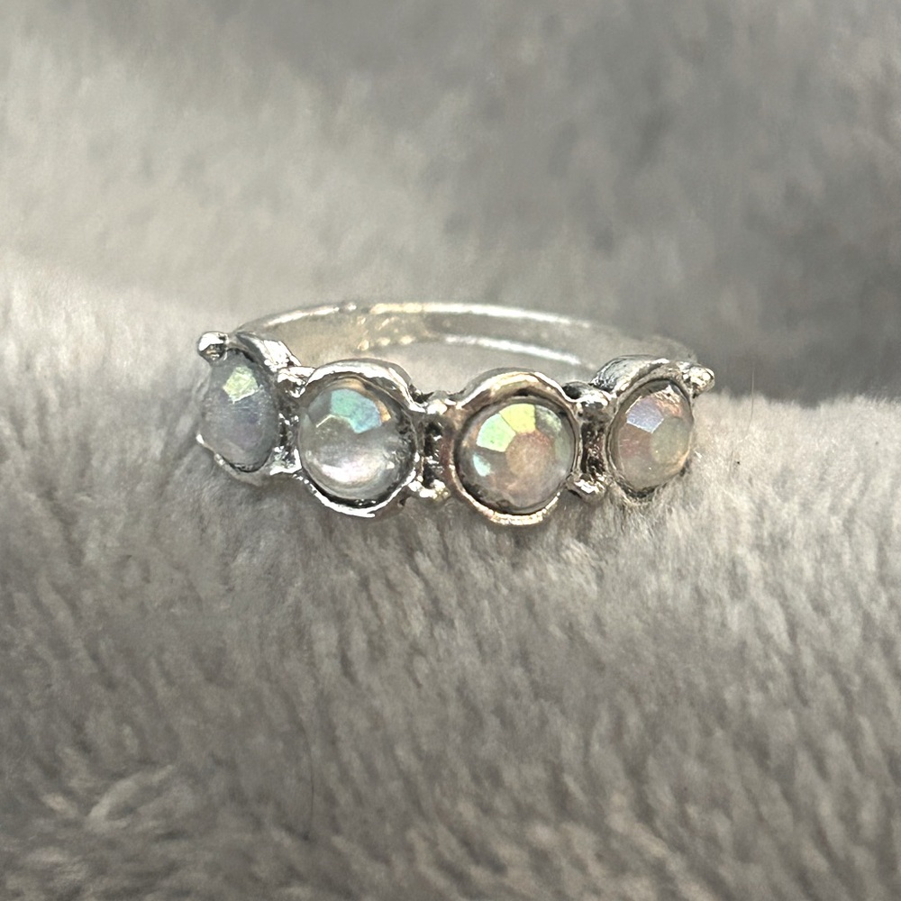 ❤️ 2 for $10 PRICE DROP 
Four Stone Ring